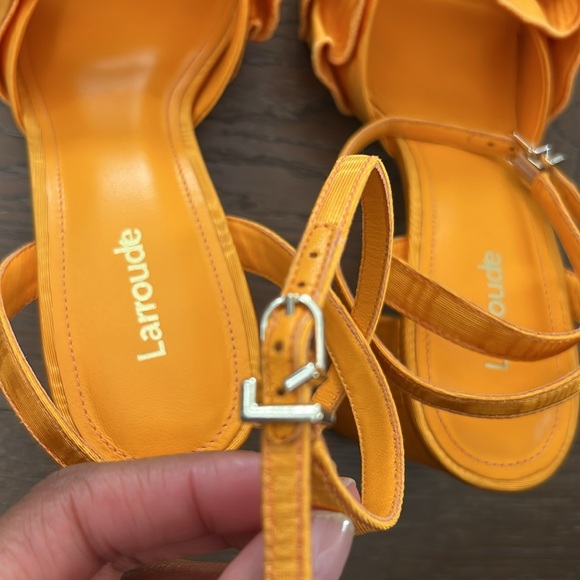 NEW Larroude Orange Selena Ruffle Sandal NWB - Picture 5 of 13